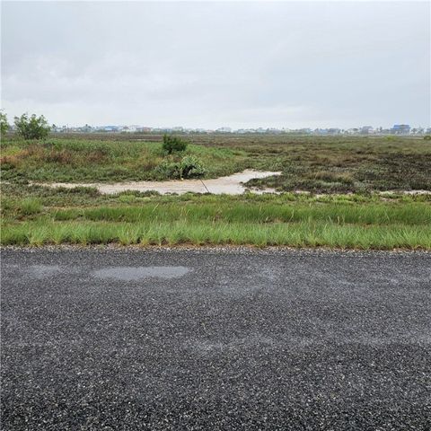 672 Northwest Dr, Rockport, TX 78382