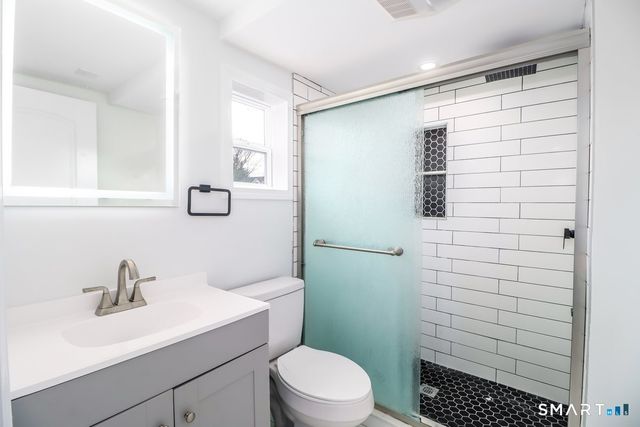 16 Raymond Street, New Canaan, CT 06840