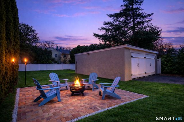 16 Raymond Street, New Canaan, CT 06840