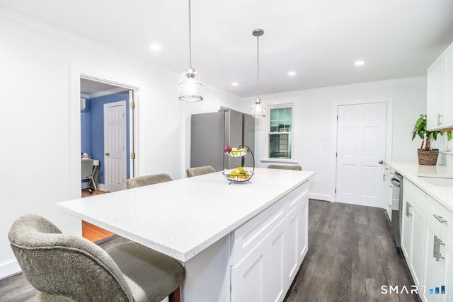 16 Raymond Street, New Canaan, CT 06840