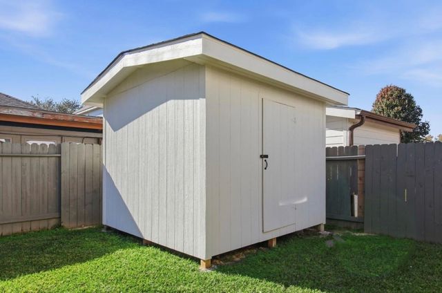 2839 Iris Valley Way, Houston, TX 77038