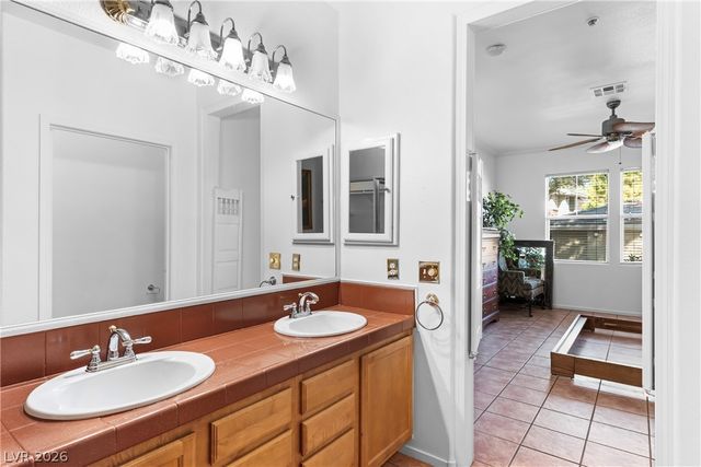 1012 Domnus Lane 102, Las Vegas, NV 89144