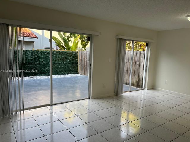 13929 SW 102 nd Ter, Miami, FL 33186