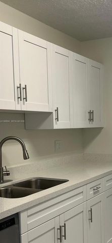 13929 SW 102 nd Ter, Miami, FL 33186