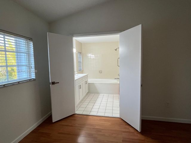 13929 SW 102 nd Ter, Miami, FL 33186