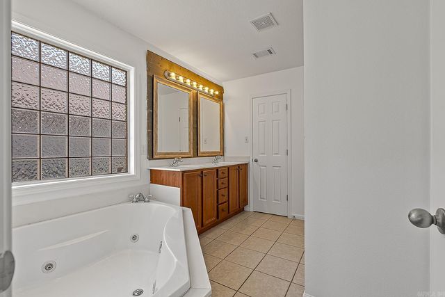 2504 Brighton Lane, Jonesboro, AR 72404