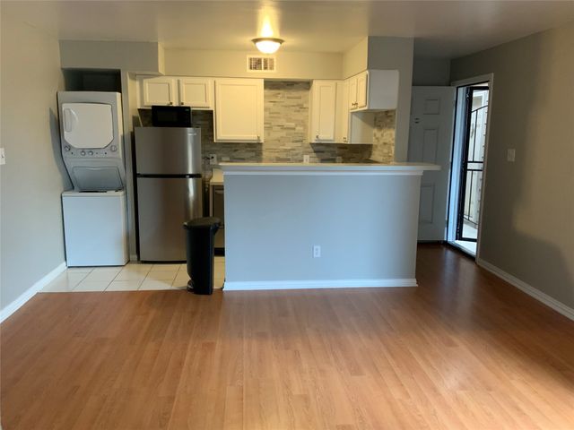 9817 Walnut Street 305, Dallas, TX 75243