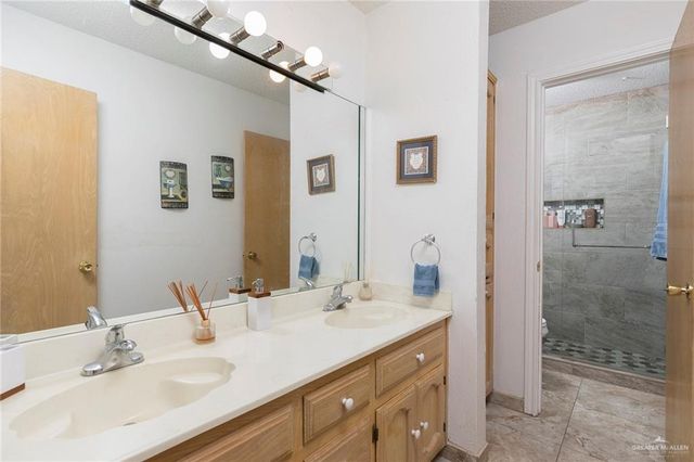 7213 N 33rd Street, Mcallen, TX 78504