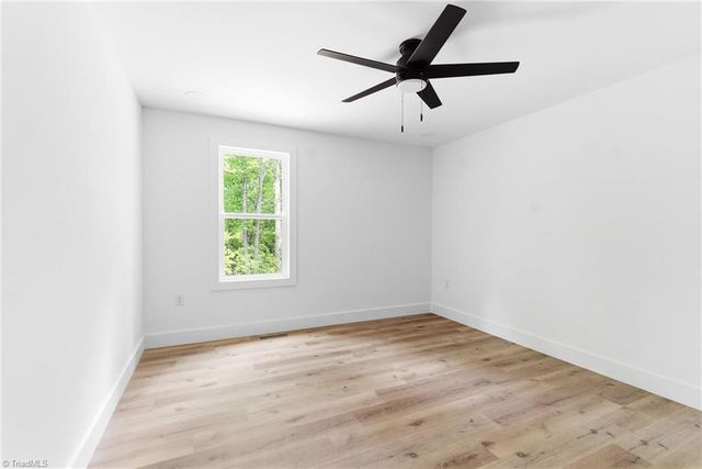 5612 Murray Road, Winston-salem, NC 27106