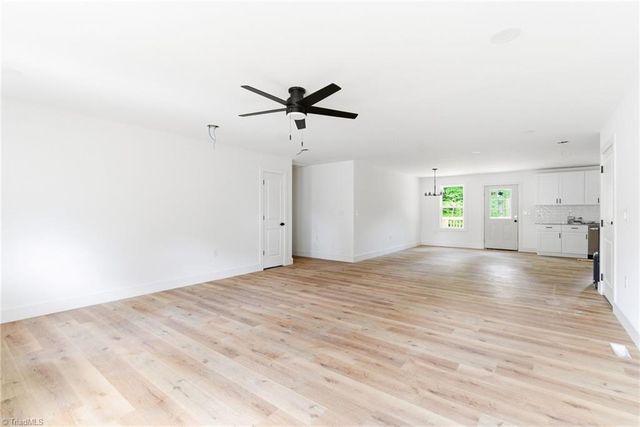 5612 Murray Road, Winston-salem, NC 27106