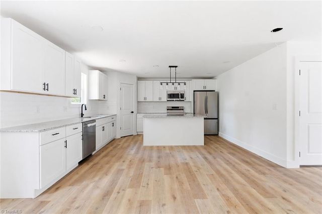 5612 Murray Road, Winston-salem, NC 27106