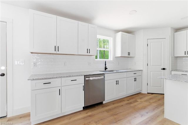 5612 Murray Road, Winston-salem, NC 27106