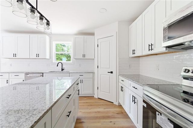 5612 Murray Road, Winston-salem, NC 27106