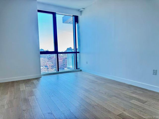 13437 35th Avenue 9C, Flushing, NY 11354