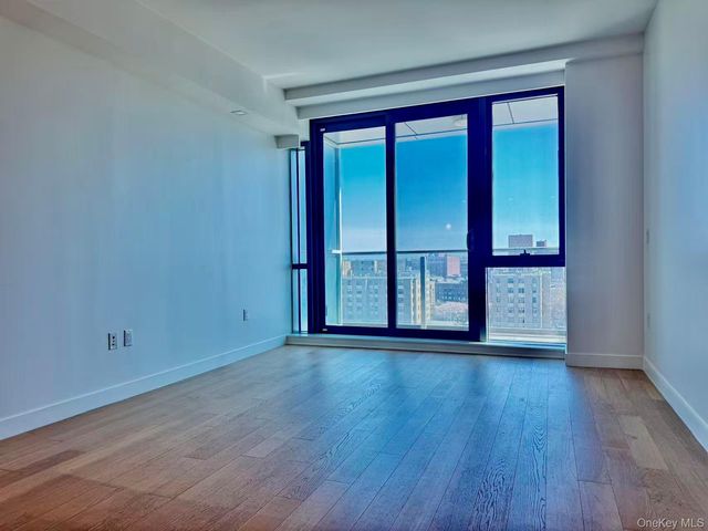 13437 35th Avenue 9C, Flushing, NY 11354