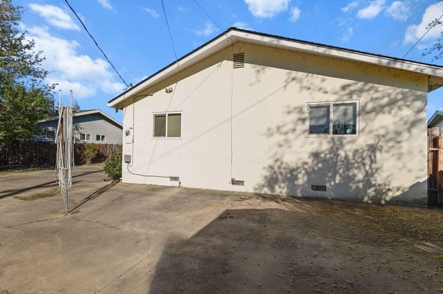 6378 Paso Drive, Redding, CA 96001