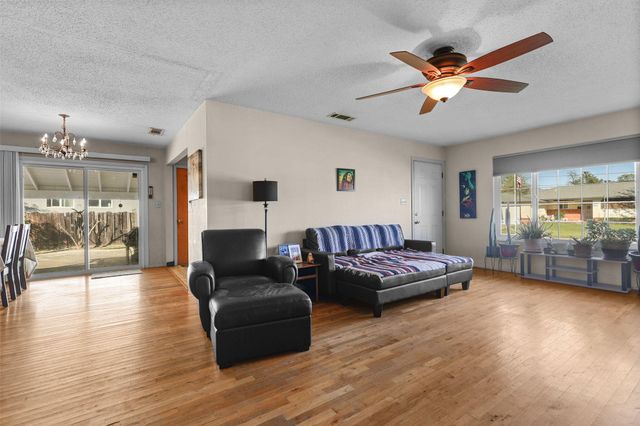 6378 Paso Drive, Redding, CA 96001