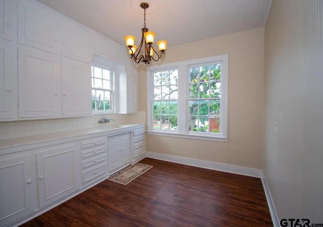 602 S Broadway, Tyler, TX 75701