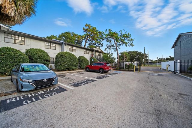 12401 OAK CEDAR PLACE 201, Tampa, FL 33612