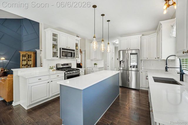 788 Fish Lake Court, Oxford Charter Township, MI 48371
