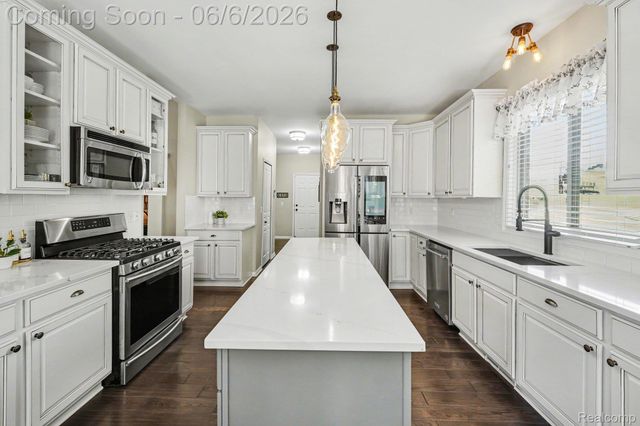788 Fish Lake Court, Oxford Charter Township, MI 48371