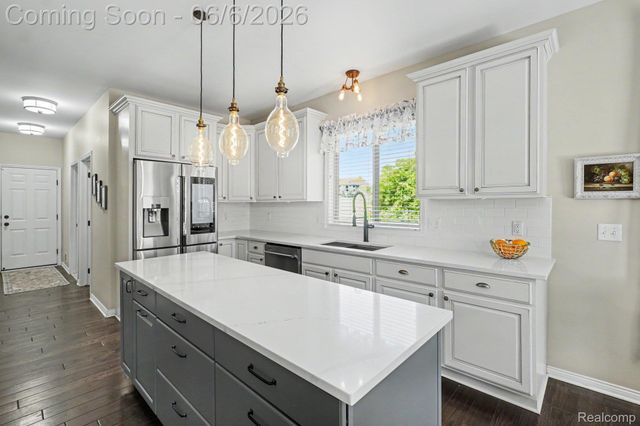 788 Fish Lake Court, Oxford Charter Township, MI 48371
