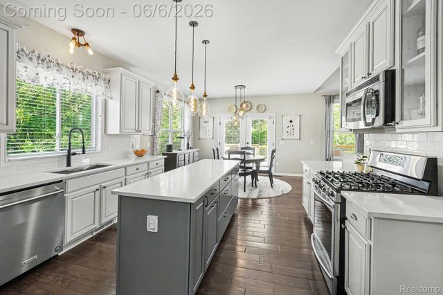 788 Fish Lake Court, Oxford Charter Township, MI 48371