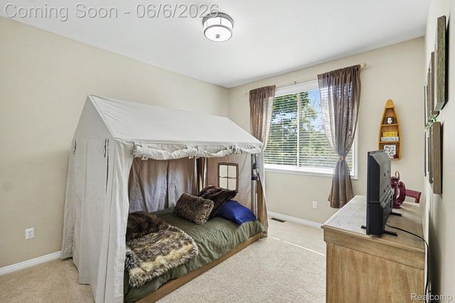 788 Fish Lake Court, Oxford Charter Township, MI 48371