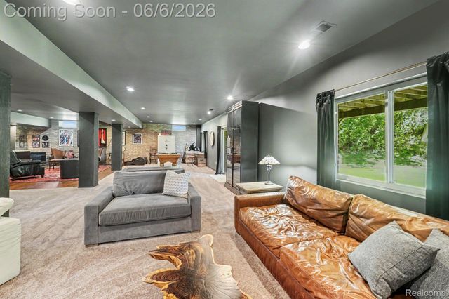 788 Fish Lake Court, Oxford Charter Township, MI 48371