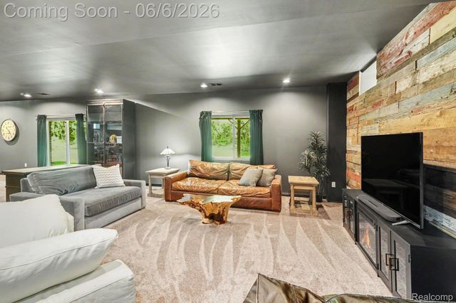 788 Fish Lake Court, Oxford Charter Township, MI 48371