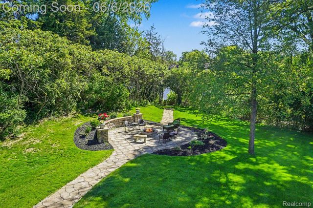 788 Fish Lake Court, Oxford Charter Township, MI 48371
