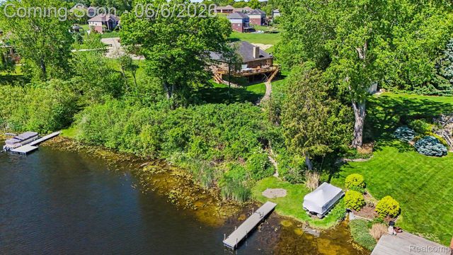 788 Fish Lake Court, Oxford Charter Township, MI 48371