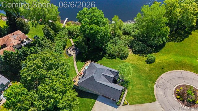 788 Fish Lake Court, Oxford Charter Township, MI 48371