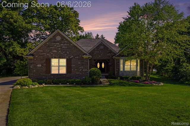 788 Fish Lake Court, Oxford Charter Township, MI 48371