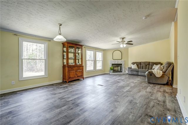 9625 Robin Ln, Disputanta, VA 23842