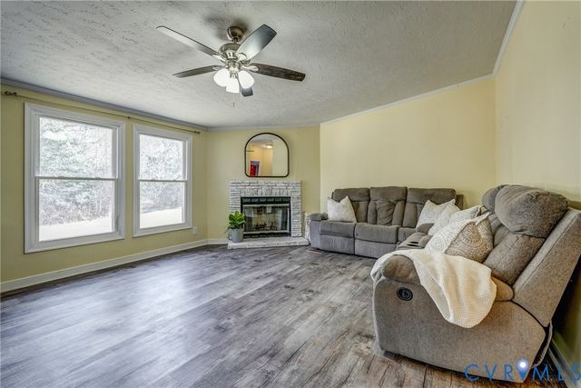 9625 Robin Ln, Disputanta, VA 23842