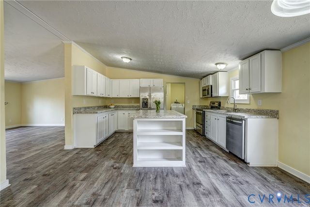 9625 Robin Ln, Disputanta, VA 23842