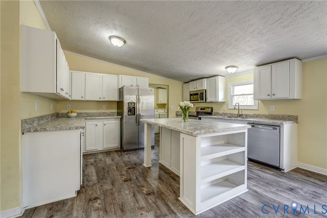 9625 Robin Ln, Disputanta, VA 23842