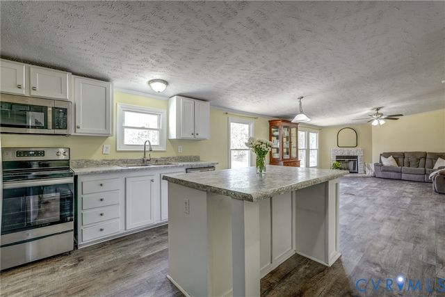 9625 Robin Ln, Disputanta, VA 23842