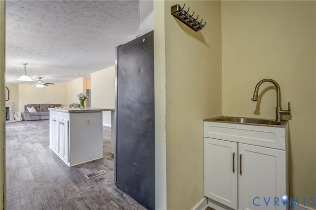 9625 Robin Ln, Disputanta, VA 23842