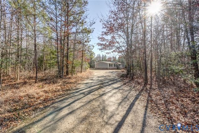 9625 Robin Ln, Disputanta, VA 23842