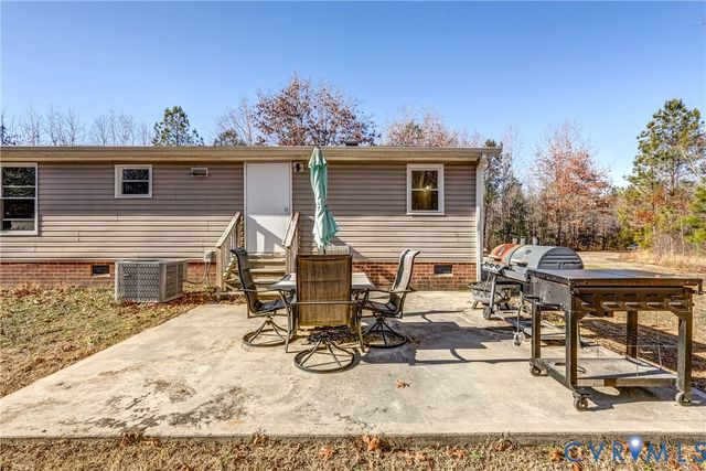 9625 Robin Ln, Disputanta, VA 23842