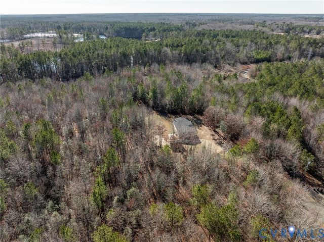 9625 Robin Ln, Disputanta, VA 23842