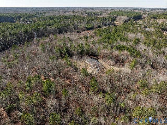 9625 Robin Ln, Disputanta, VA 23842