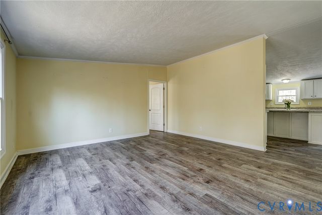 9625 Robin Ln, Disputanta, VA 23842