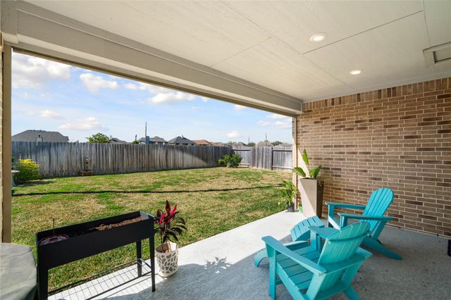 2214 Clements Shore Lane, La Porte, TX 77571