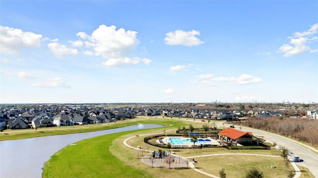 2214 Clements Shore Lane, La Porte, TX 77571