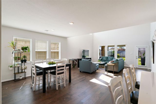 2214 Clements Shore Lane, La Porte, TX 77571