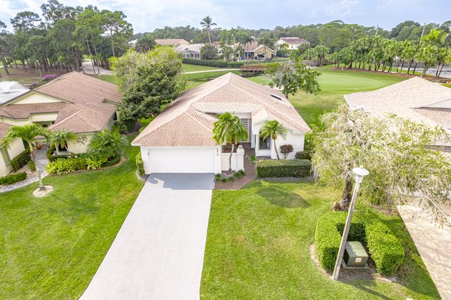 6878 Touchstone Circle, Palm Beach Gardens, FL 33418