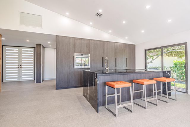 6878 Touchstone Circle, Palm Beach Gardens, FL 33418